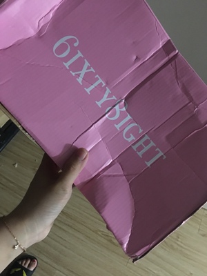 盒子虽然烂了但是内衣还是完好的，很舒服，大小也适合，适合自己穿啊，就是带子有点细哈，不能聚拢调整胸啊！！