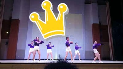 我们是一群小可爱～啦啦啦德玛西亚之力～裤子质量阔以呢，很贴身，弹力大，大小我都有买，都可以穿～裤子有点薄透，一般透，里面穿肉色内裤看不出，不过我没穿肉色也没有看出啥，不喜欢透的宝宝们注意啦～