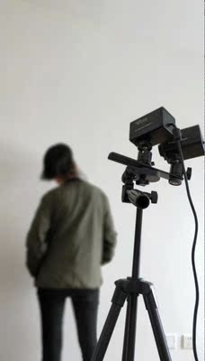 已经调试好了，卖家售后服务挺好的，两款都帮我远程调好，留下A款直播衣橱，美颜效果相对于更好些，支架也蛮结实宝宝们看的清晰度也说可以。好评