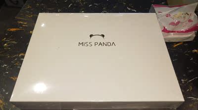 这个内衣也太nice了,还有包装盒。哈哈哈哈哈哈。不错不错 这个内衣也太nice了,还有包装盒。哈哈哈哈哈哈。不错不错