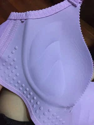 内衣收到了 ,摸起来很柔软,质量很好,没有色差,罩杯不是特别加厚的那种。对于小胸也特别聚拢。主要是穿起来特别舒服。挺好的。价格也实惠,挺满意的,不错。 内衣收到了 ,摸起来很柔软,质量很好,没有色差,罩杯不是特别加厚的那种。对于小胸也特别聚拢。主要是穿起来特别舒服。挺好的。价格也实惠,挺满意的,不错。