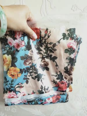 发货快,衣服挺好的,弹性很大,面料软,上身挺舒服,觉得自己拍孕照也很不错哦! 发货快,衣服挺好的,弹性很大,面料软,上身挺舒服,觉得自己拍孕照也很不错哦!