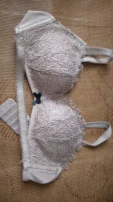 款式特别好看，面料摸起来也很舒适，总之特别喜欢，十分好评！！！