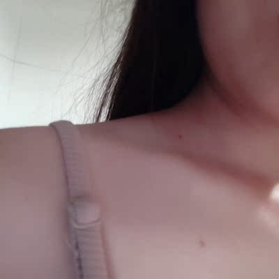 感觉非常棒 比我买的100的内衣都好 后悔以前买了这么贵的内衣 无限回购哈  还有其实我胸很小的 不知道为啥拍出来这么大hh