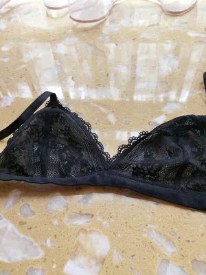 非常非常满意，买了两次了，很柔软，蕾丝也不扎肉，穿上像没有穿一样。太喜欢了，赞一个！