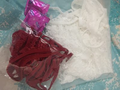 非常性感，伴侣两人就需要这样刺激，增添一点乐趣。带给你不一样的惊喜，快点拍下，非常不错。还送了小礼品，非常体贴