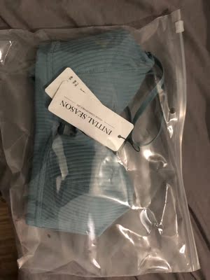 第一次穿这种内衣，没有骨架的，很薄很舒服亲肤，没有勒的感觉，喜欢，以后就朝着这个方向买了，上身图有碍雅观就不发了