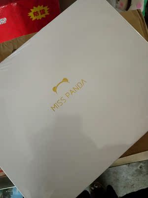 宝贝收到了，实物与图片一样，包装很高档，特意穿了才来评价的，穿着很舒服，大胸妹子显小效果很好