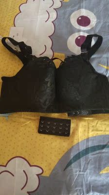 试穿了一下，很好，特别聚拢，大胸妹妹可以选择这家，还可以防震动，很不错，下次还来，祝店家生意兴隆