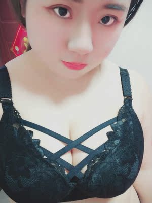 超级喜欢！包装完美！还送了一排扣！真心好看。我还的选俩个 😁😁