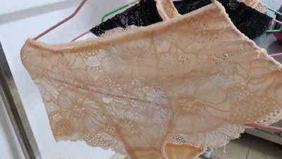 每条单独包装，很是高大气的，非常的小性感哦，收到先是清洗了凉起来了，好穿再追评，再光顾店家