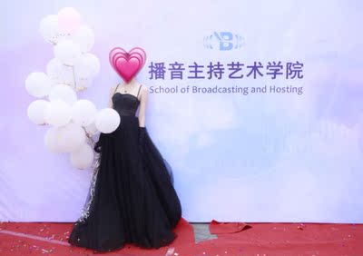 宝贝很好，尺码是卖家推荐的穿着很合身，穿着出去玩了一整天都没有移位跟掉落。感觉聚拢效果非常好，事业线很明显，罩杯薄厚适中，更聚拢更透气，很有女人自信感，这次真是淘到宝了没买错，质量和码数都很满意，刚刚好合适，下次还会再来的哦。价格很实惠。性价比很高，穿漏肩的衣服也很方便，这次购物非常满意！很喜欢！物流也很快！还赠了小礼品！以后还会多多光临的，祝店家生意兴隆，这个价格也很合适，物美价廉，