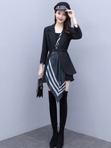 Spring and autumn 2020 new Korean version of the British small fragrant style short coat womens long style popular fried street casual suit tide