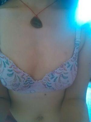 这是买的第二个疗程效果是不会说谎的，直接从a升级到了b杯啊。刚开始我是个小胸妹子，现在胸部变得饱满，看用完这个会不会在增大个