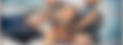 很好啊。虽然有点偏贵啊什么的，衣服的白色部分是有弹性的面料，蓝色的部分和裙子和校服面料有点像，反正为了布料硬挺，布料看起来也不是很好。不过都无所谓了吧。。。肩宽者慎选吧&hellip; 布料不太好。不过也没有线头啥的，整体不错了。