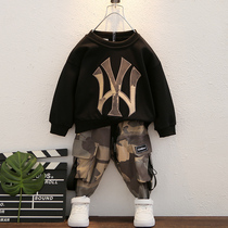 Boys' autumn suit 2022 new autumn children's long-sleeved sweater camouflage overalls spring and autumn tide brand