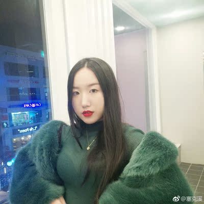 这个微透内搭穿起来确实很性感,但是也正因为很薄所以非常脆弱,很容易抽丝!建议小仙女们慎重购买 这个微透内搭穿起来确实很性感,但是也正因为很薄所以非常脆弱,很容易抽丝!建议小仙女们慎重购买