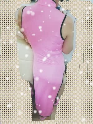 衣服的手感不错，摸着挺舒服的，也没有很大的味道 不过衣服比较挑人，如果瘦点会更好看些，特别是肚子那里。 小姐妹们可以尝尝鲜。不过穿不出去，开叉很高，太性感了。 衣服的手感不错，摸着挺舒服的，也没有很大的味道 不过衣服比较挑人，如果瘦点会更好看些，特别是肚子那里。 小姐妹们可以尝尝鲜。不过穿不出去，开叉很高，太性感了。 衣服的手感不错，摸着挺舒服的，也没有很大的味道 不过衣服比较挑人，如果瘦点会更好看些，特别是肚子那里。 小姐妹们可以尝尝鲜。不过穿不出去，开叉很高，太性感了。