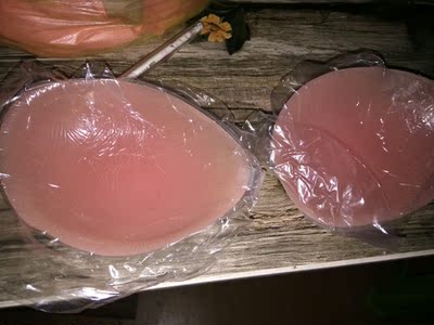 号码合适,很聚拢,质感很好,拍婚纱照买的,很粘,好评,好评,好评。 号码合适,很聚拢,质感很好,拍婚纱照买的,很粘,好评,好评,好评。