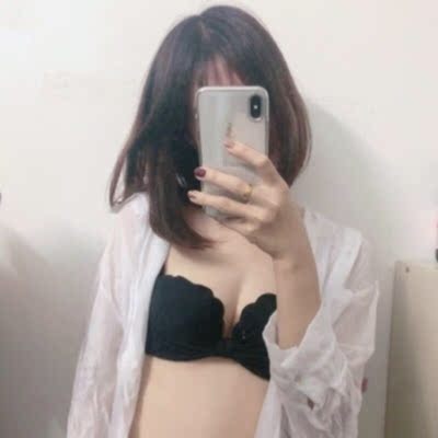 这个丰胸贴真的是小平胸的福利呀，现在真的变大一点了，内衣我也换了个款式，嘿嘿！感觉这样穿着胸部更好看了呢！趁着搞活动果断买了一个周期的来用，效果真棒。