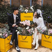 2021 Wedding Dress Photography Props Shopping Bag Outside View Bag Creative Street Pat props Handbags Yellow English letters Bag