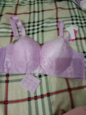 买的内衣收到了，好喜欢，很不错的哟，直的购买我已经在这家第二次买了