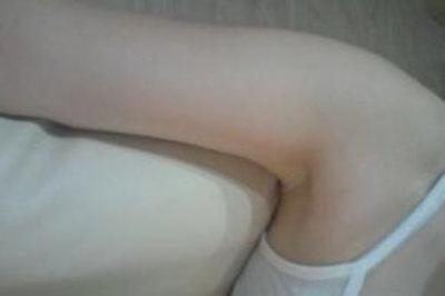 效果真的非常不错哦，腋下，私处都有很明显的变白了哦，用着也很温和不刺激。推荐给身边的一个好朋友用了，多用用效果就出来了，也安全，很棒哦！