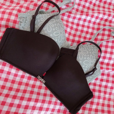 宝贝很好 穿上没有压力 款式很性感了 黑色的我很喜欢 💕 喜欢薄点的内衣 这个很不错的 面料不错 试了试 很好 下水不掉色 这个价钱真是不错👌