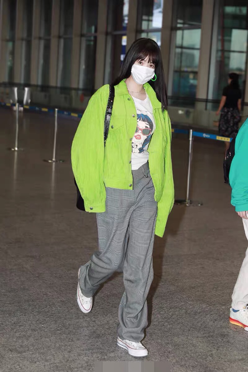 2020秋冬新李菲儿同款荧光绿灯芯绒薄款夹克复古韩版休闲宽松外套