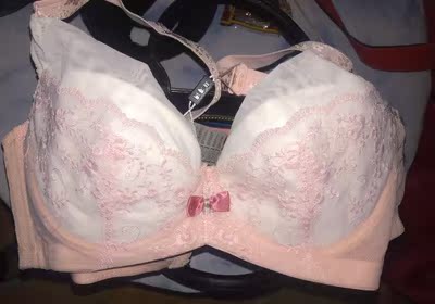 这款薄薄的不是透明款哦,蛮喜欢的,已经多次购买了,穿起来也挺舒服的码数标准,颜色也比较好看,不会很鲜艳的那种,客服的服务态度还不错的哦,有问有答,挺用心的,双11搞活动价格还是挺划算的哦 这款薄薄的不是透明款哦,蛮喜欢的,已经多次购买了,穿起来也挺舒服的码数标准,颜色也比较好看,不会很鲜艳的那种,客服的服务态度还不错的哦,有问有答,挺用心的,双11搞活动价格还是挺划算的哦