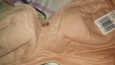 没有钢圈穿着舒服，但是不聚拢没有型