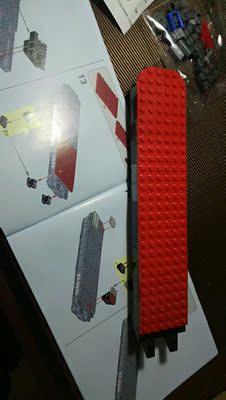 第一次拼乐高 用了4个多小时 中间灰色黑色搞错 拼错了两次 然后分解 拆开 再拼  最后   拼好之后 手操的不行 但是很有成就感  下次试试城堡 ps 店家没有漏发       拼的时候 一定要把小零件收拾好 很容易弄丢      拆的时候不能着急 力气过大  小零件会崩飞的