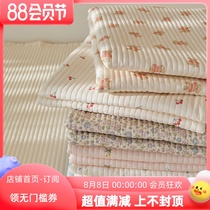 South Korea produces high density fiber soft dust - free quilting cotton sheets. Summer is dual - use cherry bear