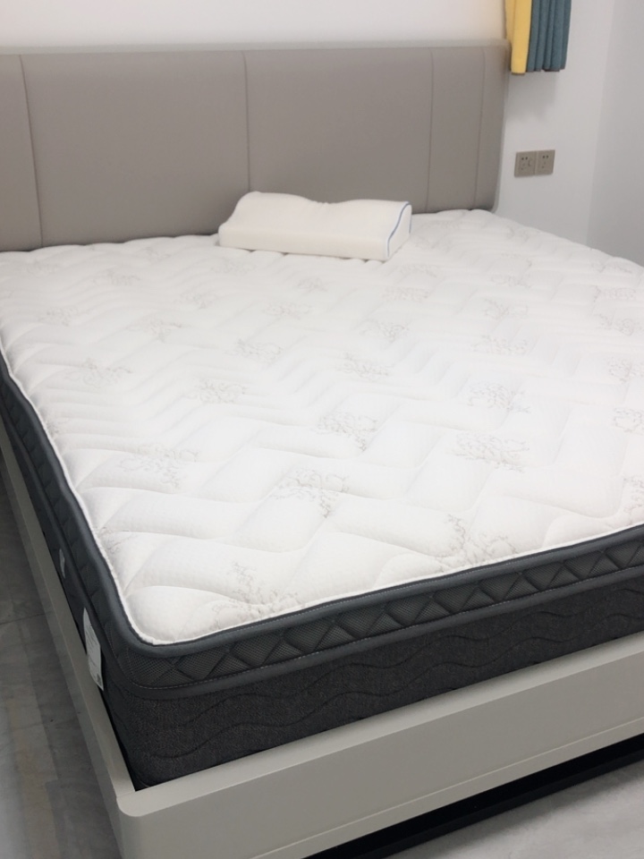 MOON 天然乳胶床垫好不好？