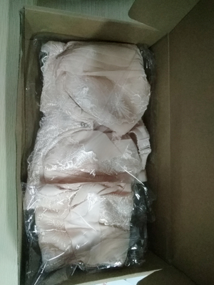 之前在实体店买过同款的蓝色，所以这次双十一有活动就又买了套杏色的，比较了一下跟实体店的质量一样，很满意！下次还会光顾。