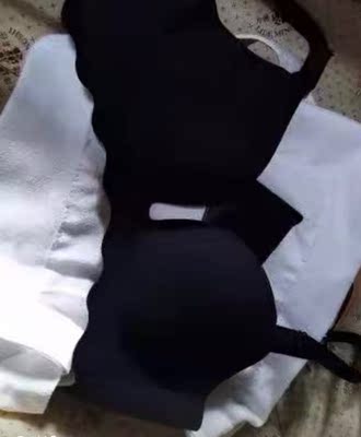 衣服款式很喜欢 着色很好 线头不多 关键是上身效果很不错 推荐给大家呀 喜欢的东西不忘记分享