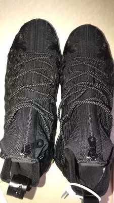 大小合适，鞋子轻，回弹性好。