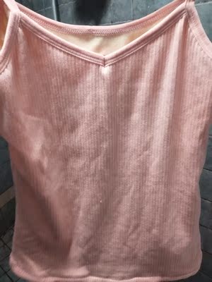 里面的绒非常舒服，很喜欢这种的，就是有的地方有线头，不过不影响。