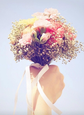 还不错，买了一个薄杯一个厚杯，客服很热心的打电话告诉我薄杯要有料才能穿，结果b杯发成了c杯还是觉得有点小，胸大的妹子杯一定买大点，这个杯号偏小