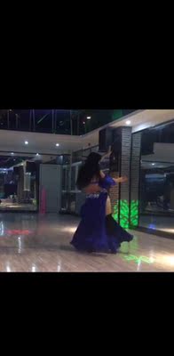 第一次试穿是在老师哪里试穿的，觉得挺适合我的，这个活动就下单订了套！很漂亮，大品牌，靠谱！