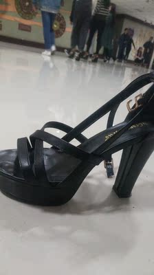 好看，是适合我的鞋子，性价比可以