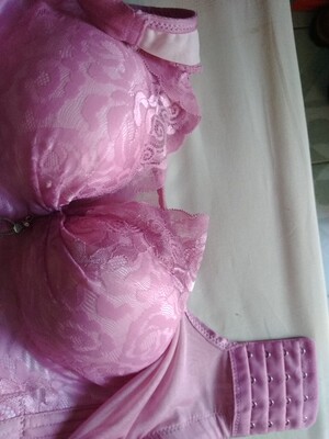 穿着聚拢舒适,洗了不变形,做工可以,价格实惠,很好的内衣, 穿着聚拢舒适,洗了不变形,做工可以,价格实惠,很好的内衣,