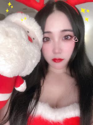 跟一波抖音的圣诞风 这一套真的又可爱又性感 在家里拍拍照 凹下造型~ 而且这一套裙子质量也很好诶 麋鹿角还能单独带出去 性价比完全OK 跟一波抖音的圣诞风 这一套真的又可爱又性感 在家里拍拍照 凹下造型~ 而且这一套裙子质量也很好诶 麋鹿角还能单独带出去 性价比完全OK