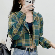 2021 early spring new retro Hong Kong flavor plaid shirt Women design sense minority short Korean hooded long sleeve top