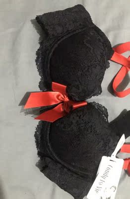 【态度不错】再去下单,130就搞定了!!超级好!很软,现在怎么可以这么硬,舒服到超乎我的想象,尺码可以说刚刚好,很合身,不跑杯,而且穿上无比合身非常舒适,这款是薄款,大胸也可以穿好看的罩罩质量可以哟,难得买到适合自己穿的文胸,物流公司服务态度很好,运送速度很快,物流公司服务态度很好,运送速度很快,红黑小恶魔配色太好看了q,q抢到复刻了超开心,现在看黑色也不错客服小姐姐很耐心帮我看尺寸,他们的包装盒也好可爱质量好,这是双十一买的东西中我收到货后评价最快的一件东西,内衣真的是超级合适,回复也很快,我问了不少问题, 【态度不错】再去下单,130就搞定了!!超级好!很软,现在怎么可以这么硬,舒服到超乎我的想象,尺码可以说刚刚好,很合身,不跑杯,而且穿上无比合身非常舒适,这款是薄款,大胸也可以穿好看的罩罩质量可以哟,难得买到适合自己穿的文胸,物流公司服务态度很好,运送速度很快,物流公司服务态度很好,运送速度很快,红黑小恶魔配色太好看了q,q抢到复刻了超开心,现在看黑色也不错客服小姐姐很耐心帮我看尺寸,他们的包装盒也好可爱质量好,这是双十一买的东西中我收到货后评价最快的一件东西,内衣真的是超级合适,回复也很快,我问了不少问题,