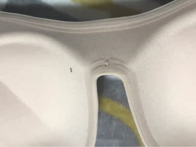 比买的两件买的套装的质量好一些，发货地是都市丽人仓库？