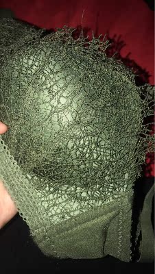 这款内衣挺聚拢的，小胸美眉的福音，哈哈，穿着舒服，不会勒着难受，质量也挺好，价格合理，好评