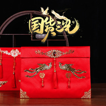 RMBten thousand red packets wedding big high-end creative dress 3-8 ten thousand extra-large is a seal changing mouth silk satin gold red packet bag