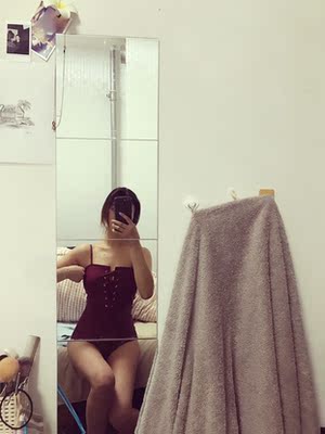 质量很好 就是颜色有点深 要是浅一点更完美 性感又不漏 很喜欢很稀罕 买来泡温泉的 质量很好 就是颜色有点深 要是浅一点更完美 性感又不漏 很喜欢很稀罕 买来泡温泉的