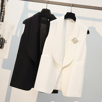 Green fruit collar white suit vest Lady Spring and Autumn thin style outside 2021 new summer black tooling suit horse clip